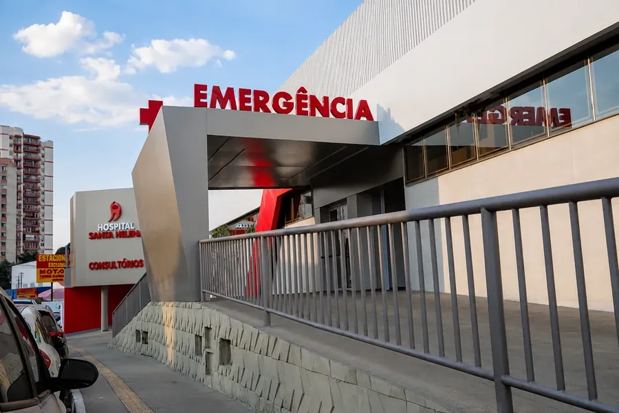 Entrada de pronto atendimento de emergência em hospital parceiro da rede Novamed